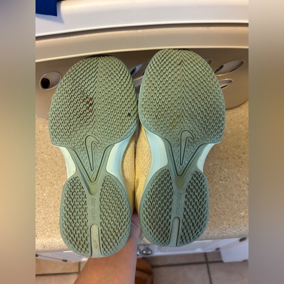 Nike Women's Cream and Light Blue Basketball Athletic Shoes - Picture 4 of 6